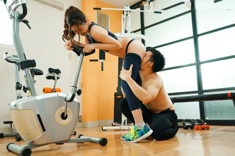Xin người chồng đi tập gym, vợ cắm sừng với anh pt