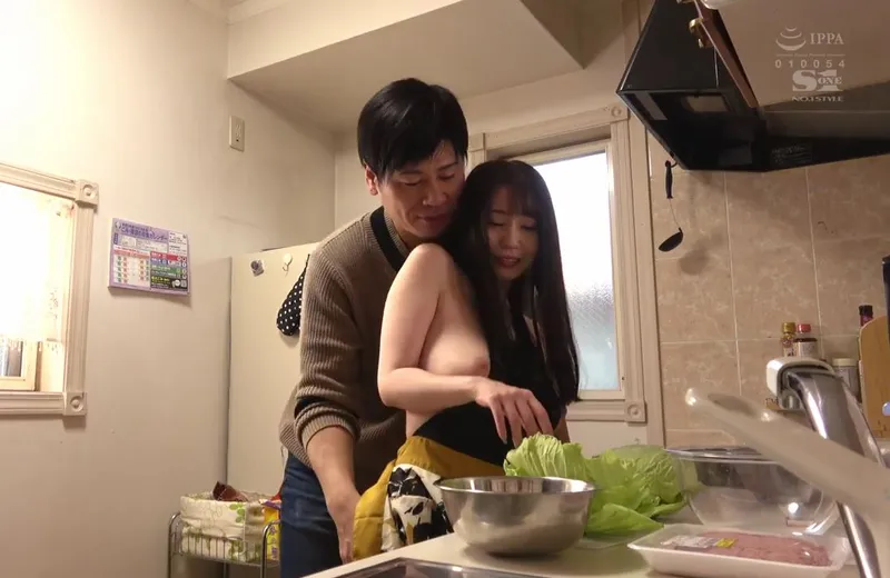 Nghi ngờ bà xã vụng trộm, chồng lén lắp camera và chứng kiến tất cả